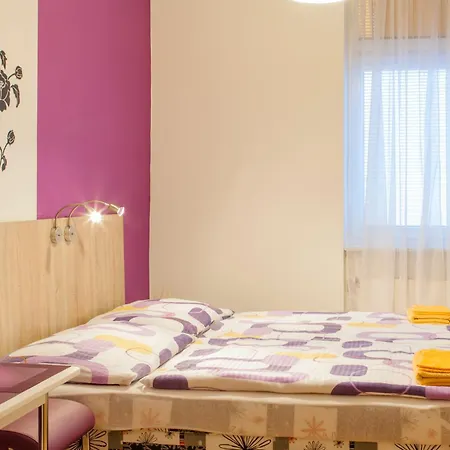 Gasthof Apartmany - Penzion Smetanka 3*